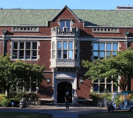 Close up exterior view of Gray Campus Center at Reed College