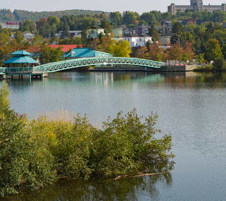 Daytime view of Madawaska Bridge
